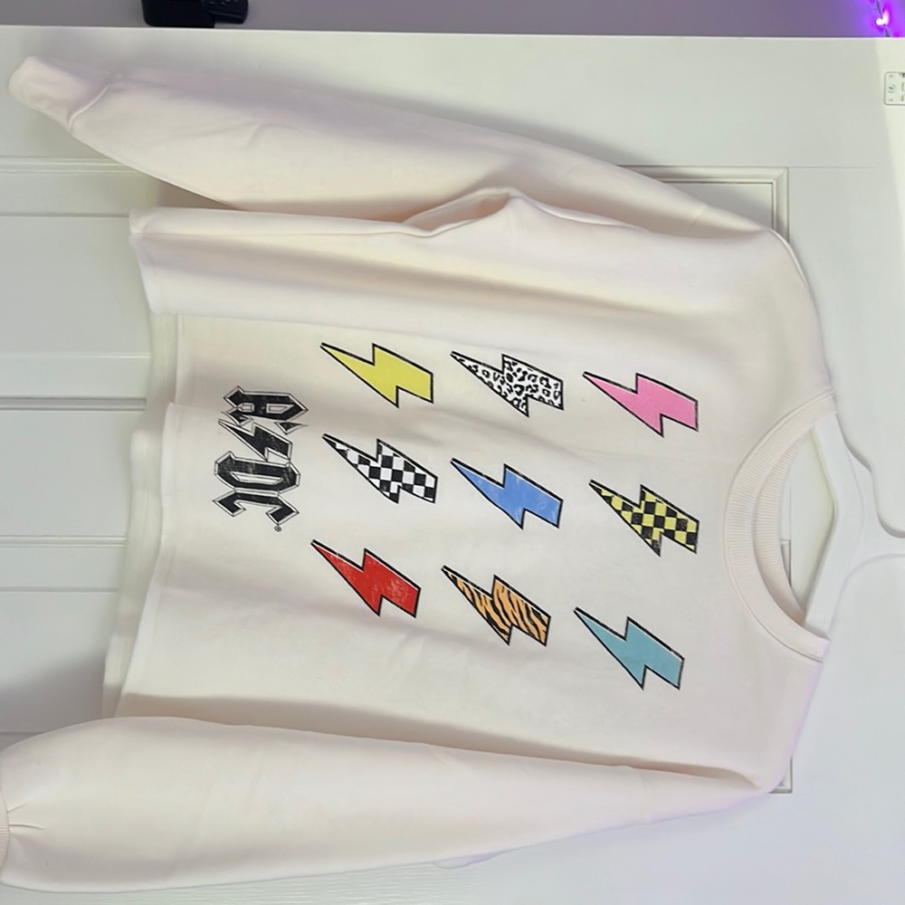 Women’s XS AC DC sweatshirt.